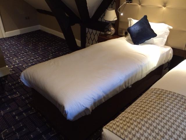 The Crown Wetherspoon Hotel Устър Екстериор снимка