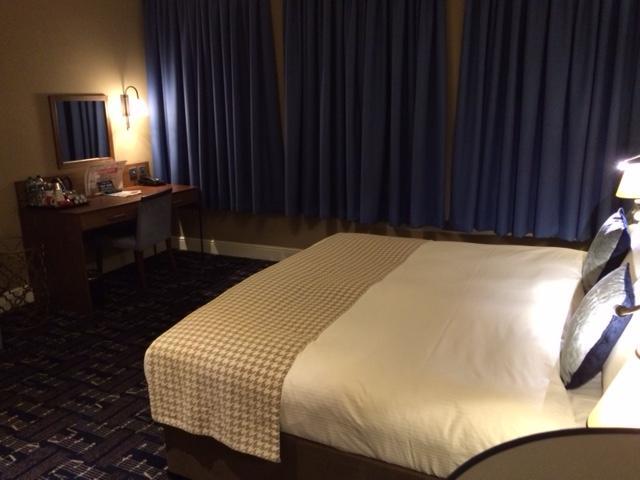 The Crown Wetherspoon Hotel Устър Екстериор снимка