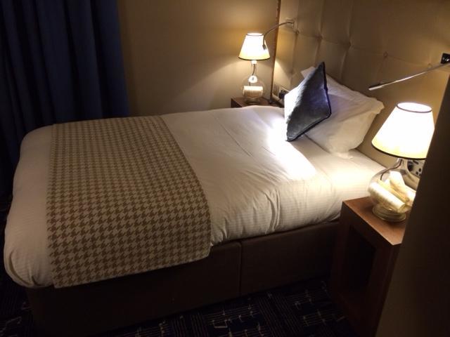 The Crown Wetherspoon Hotel Устър Екстериор снимка