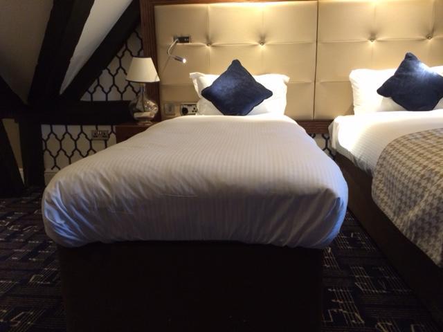 The Crown Wetherspoon Hotel Устър Екстериор снимка