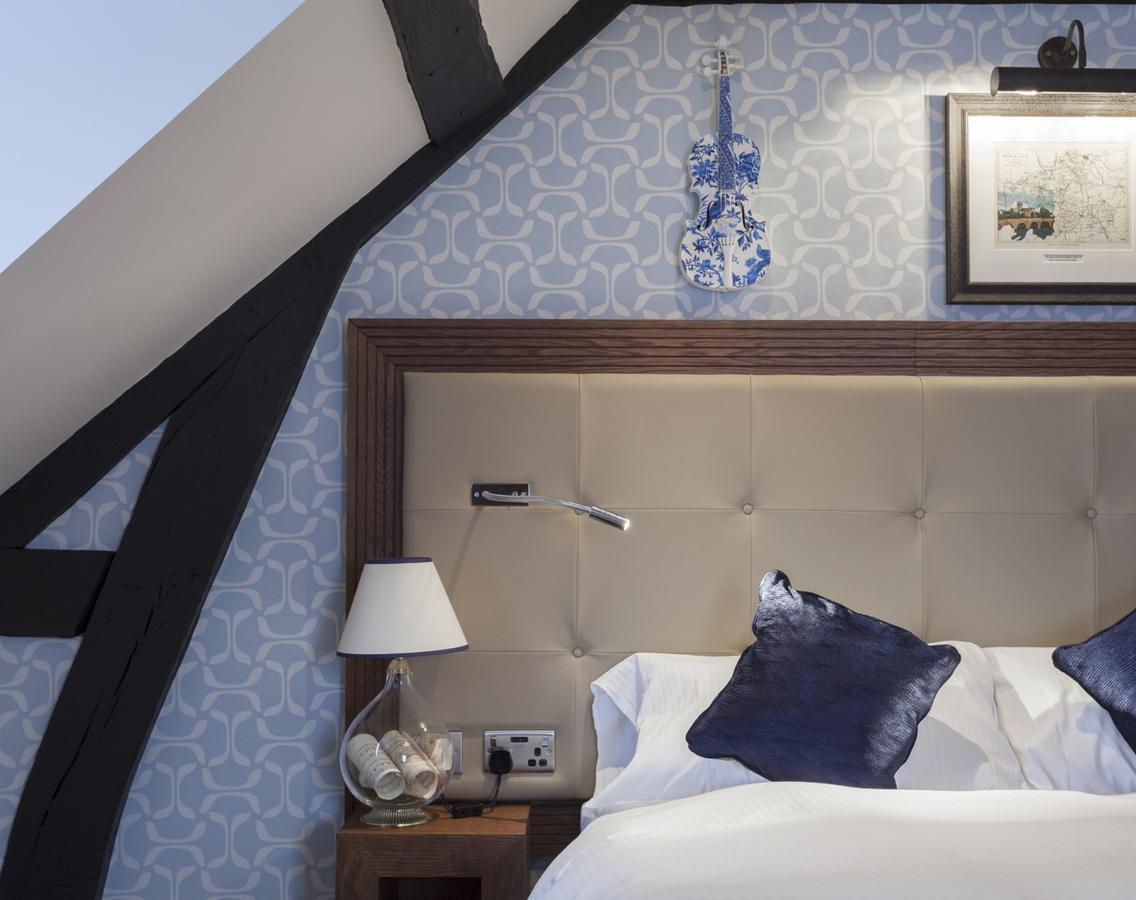 The Crown Wetherspoon Hotel Устър Екстериор снимка