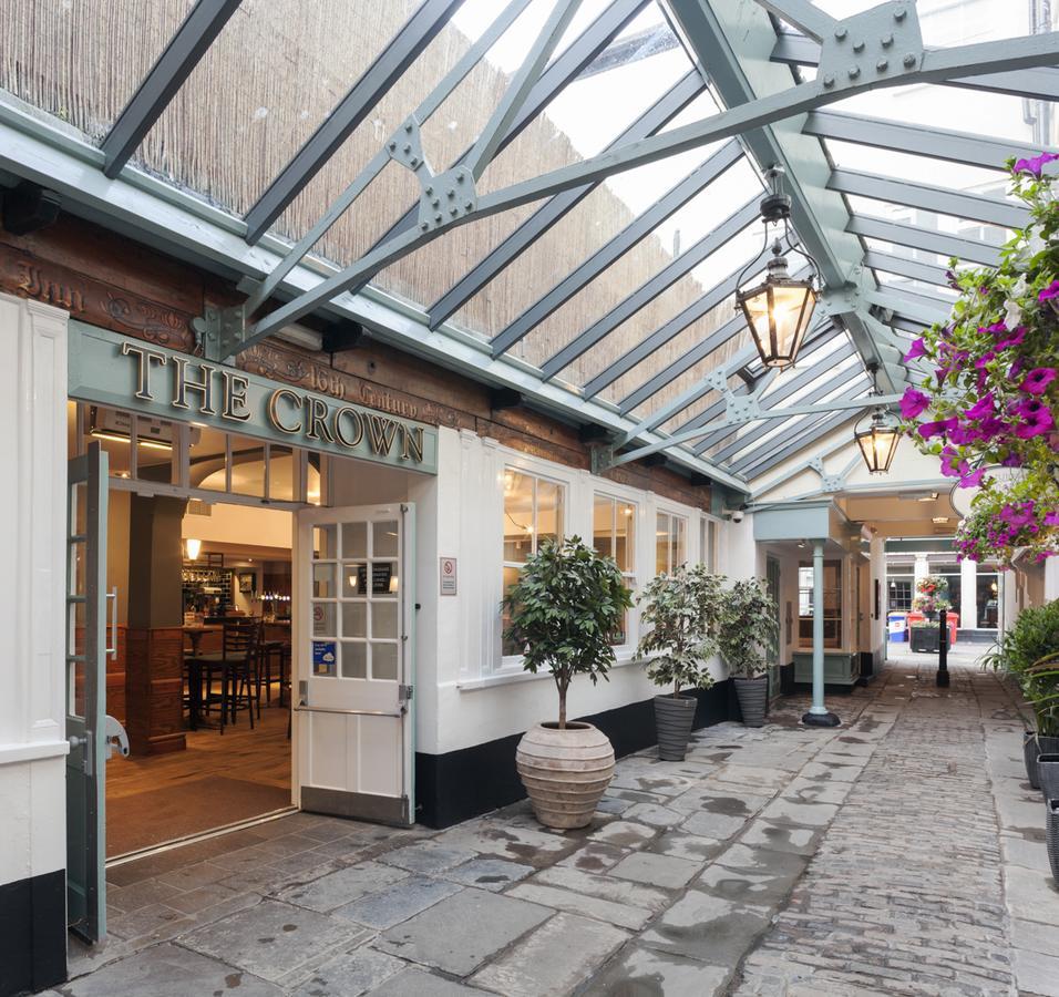The Crown Wetherspoon Hotel Устър Екстериор снимка
